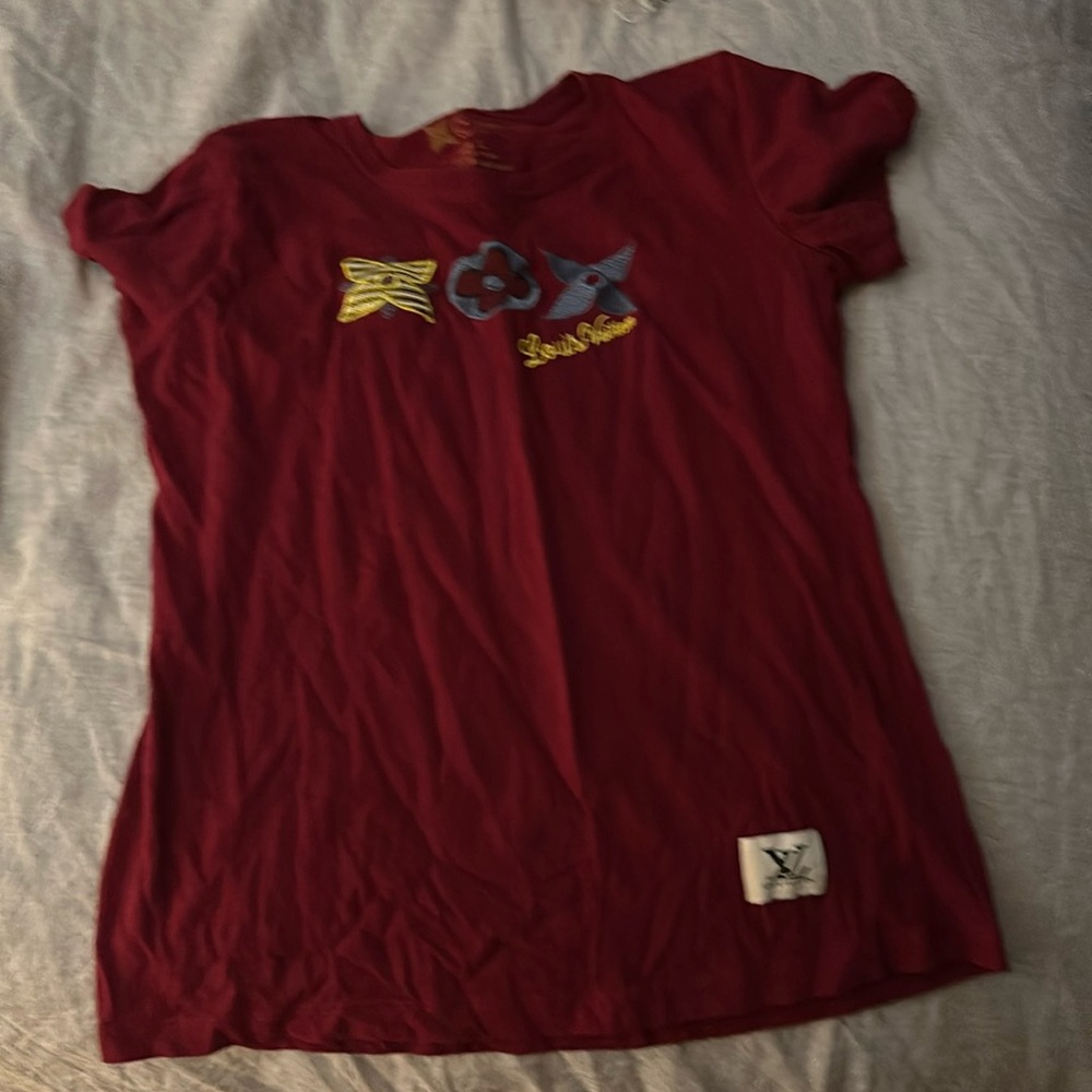 Louis Vuitton a T-shirt fits more like a medium